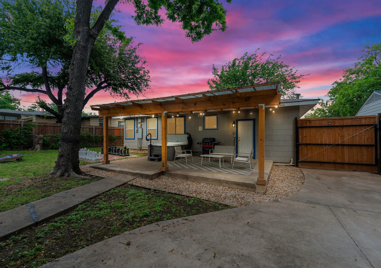 Circle Dr — Photo 2