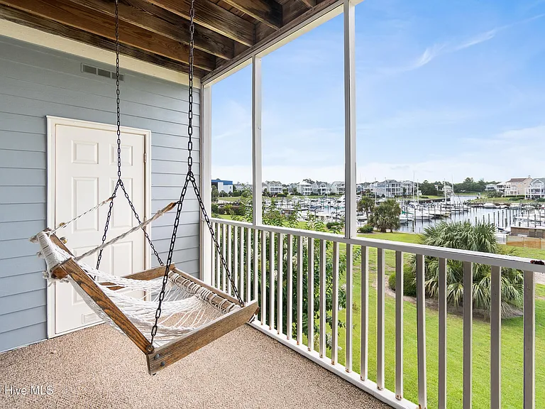 2555 Saint James Dr #304 — Photo 1
