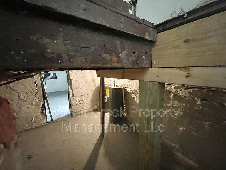 410 W 14th St #DOWN — Photo 15