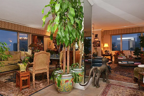 Sold by RE MAX Team | media 26