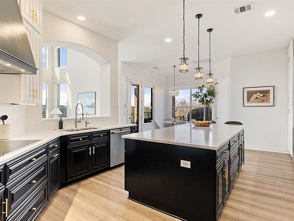 5th image of 2702 Lakehurst Rd