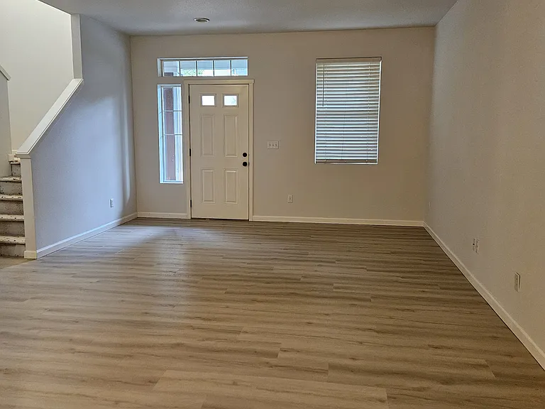 5018 NE 3rd St — Photo 5