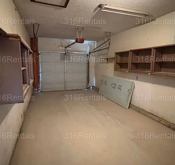 501 W Clark Ave — Photo 22