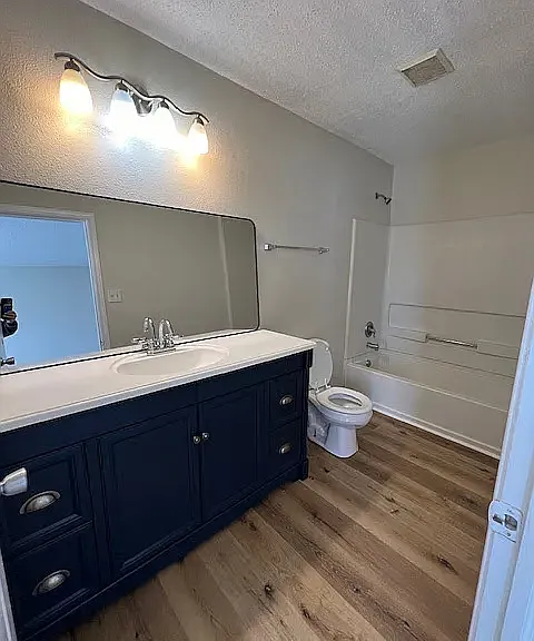 38 Wyndham Ln — Photo 6