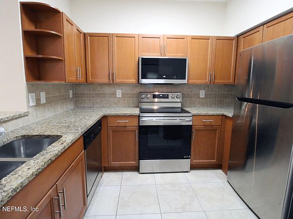 4th image of 10435 MIDTOWN Parkway #211