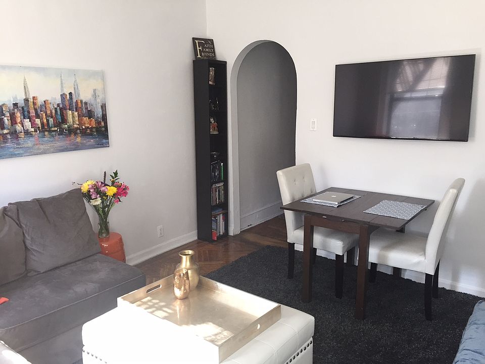 1st image of 3117 Broadway APT 35