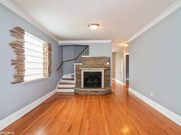 3rd image of 7836 W Oakleaf Ave