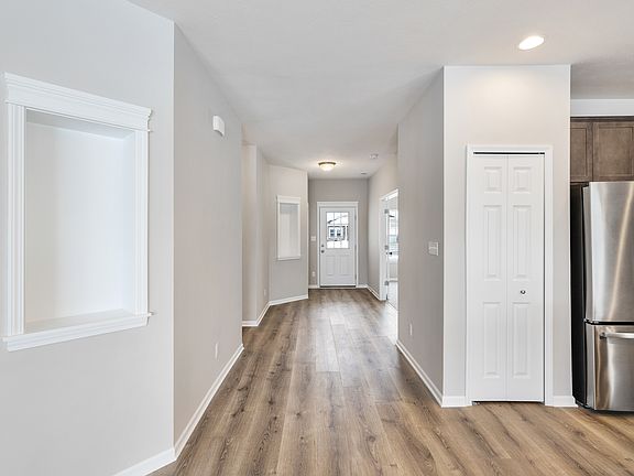 2nd image of 6353 Glenbrook Ave