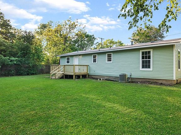 4th image of 2408 Cales Dr