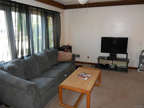 3rd image of 152 Grandview Ave