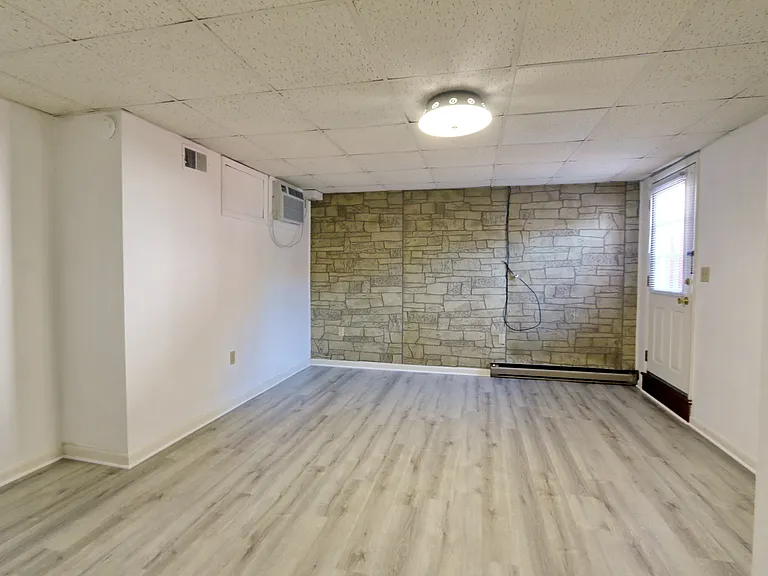 3606 Staunton Ave SE #4 — Photo 2