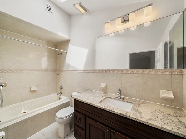 229 Franklin Avenue image 15 of 27