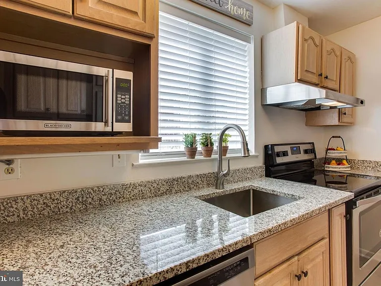 13801 Sauterne Way — Photo 22