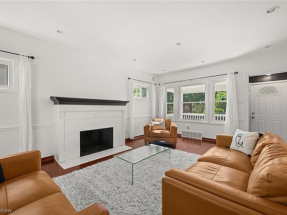 5th image of 1395 Delia Ave