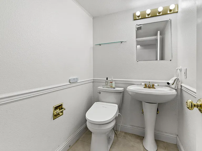 10132 NE 115th Ln — Photo 9