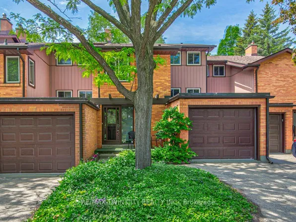 206 Candlewood Cres #13, Waterloo, ON N2L 5Y9