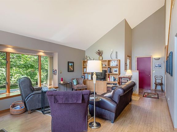 5th image of 8008 Huron River Dr