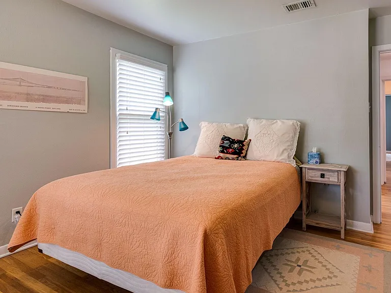 4240 Westmont Ct — Photo 18