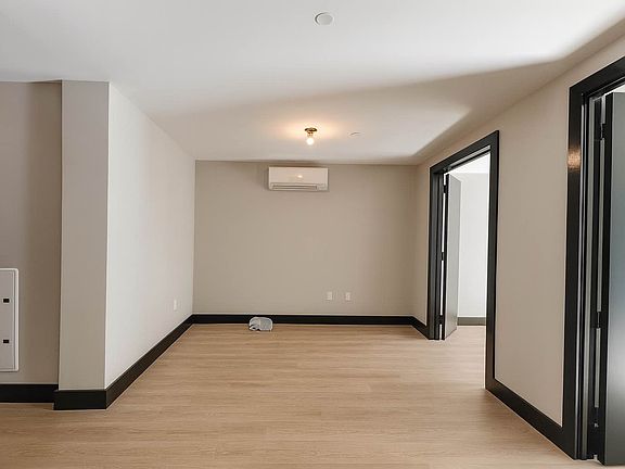 2nd image of 254 Winthrop St #4L