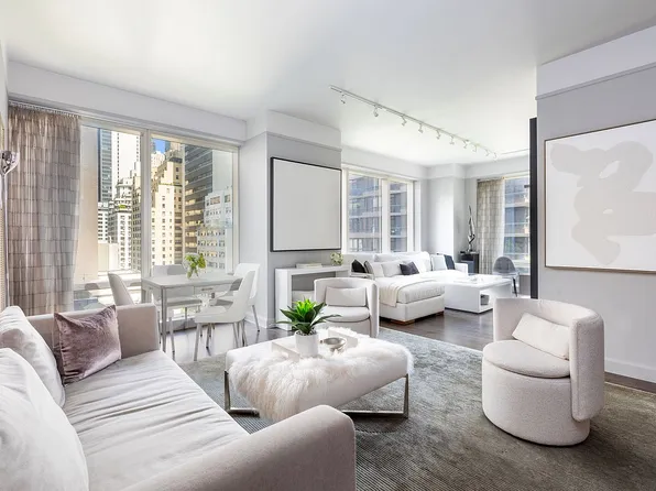 845 United Nations Plz APT 9H, New York, NY 10017