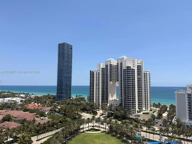 19370 Collins Ave #Penthouse 3 — Photo 26