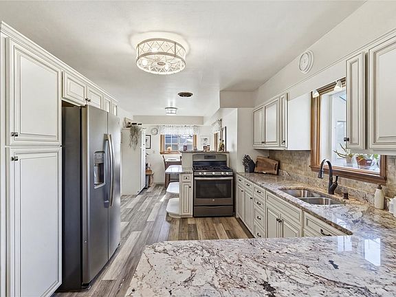 3rd image of 261 Hazel Kirk Rd