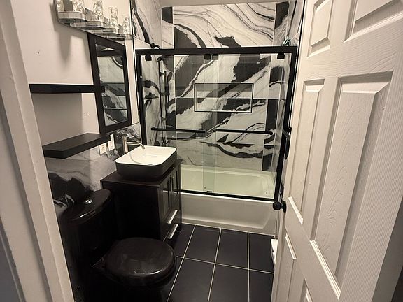 Bathroom 2nd floor