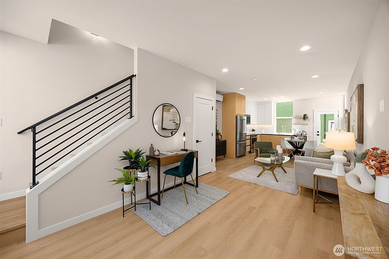 3rd image of 2805 S Charles Street S