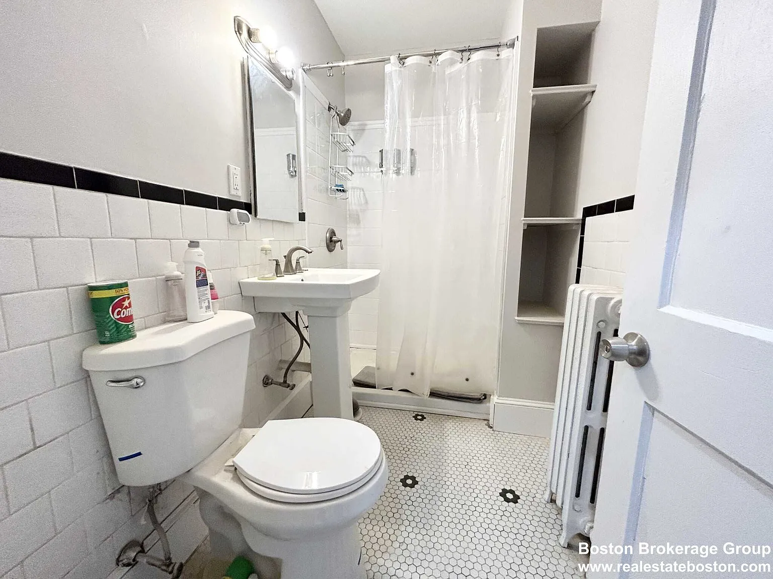 4 bed, $6,600 — Photo 4