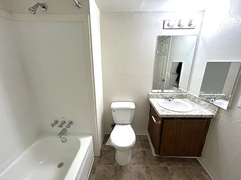 Perry Place Apartments — Photo 36