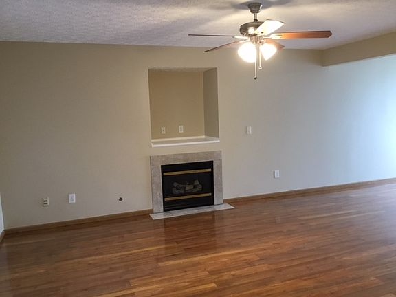 2nd image of 1358 Hepatica St