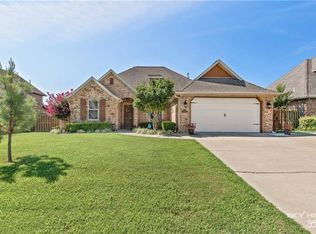 2002 W Linda Ln, Rogers, AR 72758