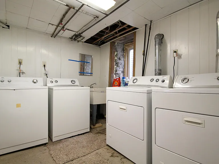 1602 Madison St NE — Photo 24