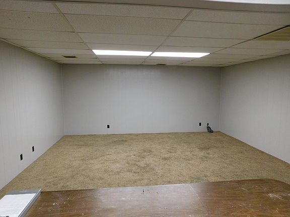 3rd image of 111 W Pine Ave