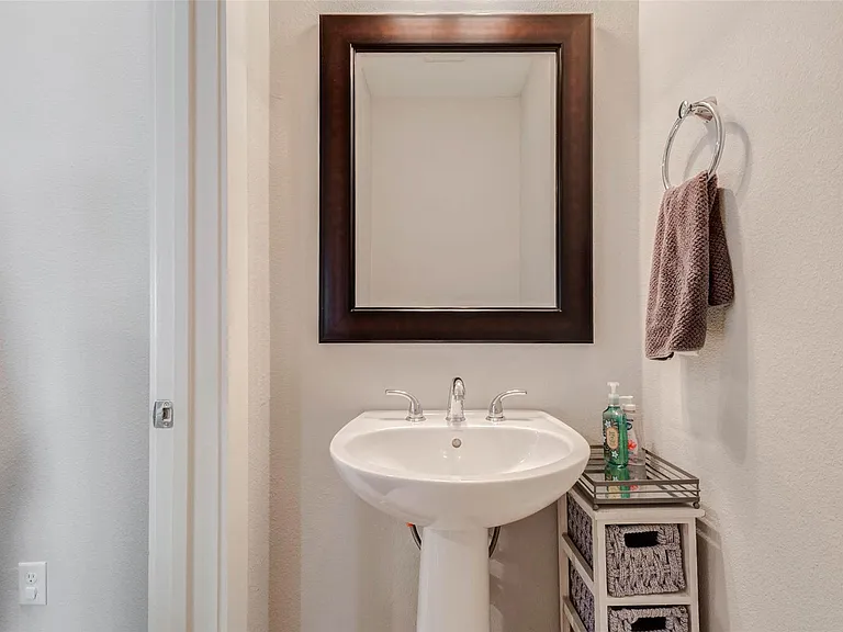 3810 Leeland St — Photo 13