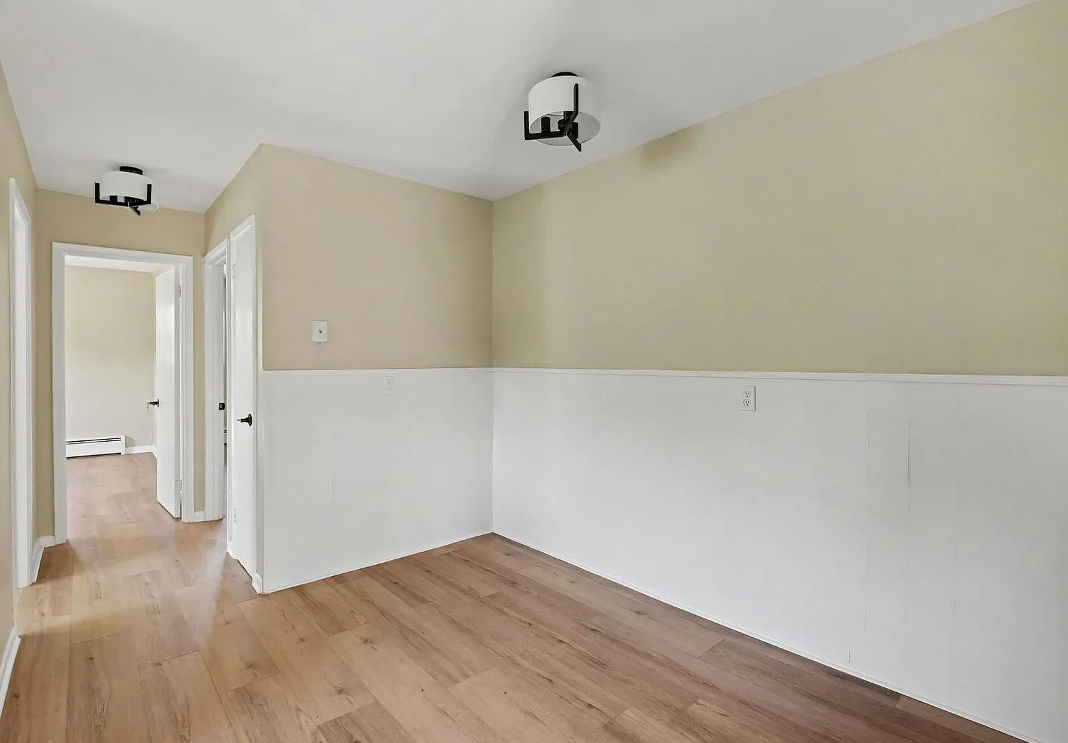 2 bed, 1.0 bath, $1,095 — Photo 4