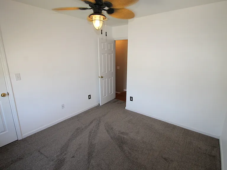 583 Stonehenge Dr — Photo 16