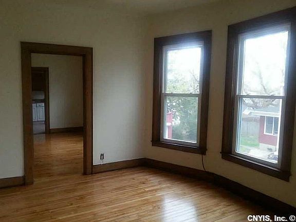 2nd image of 409 Douglas St #2