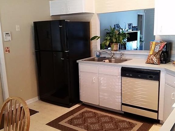 3rd image of 7421 Paradise Cove Pl