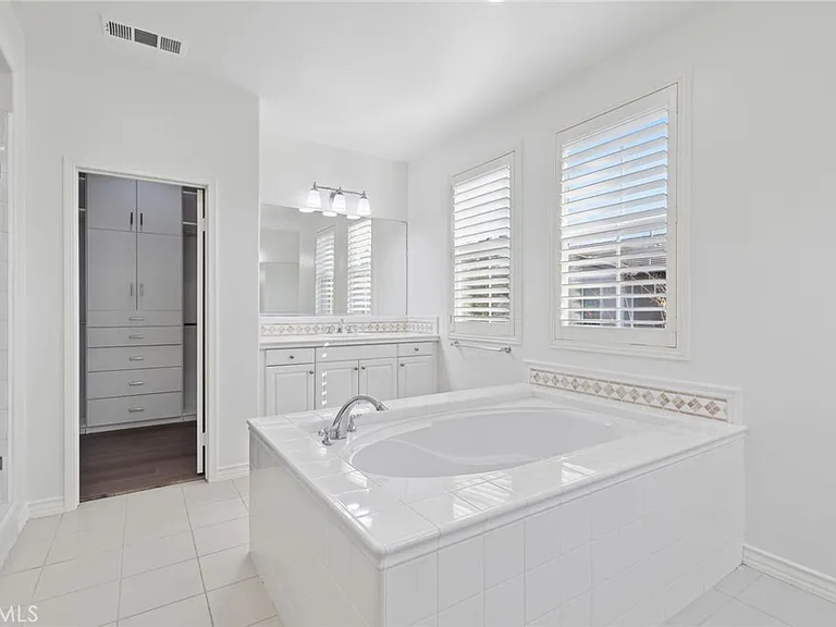 27 Daphne — Photo 24