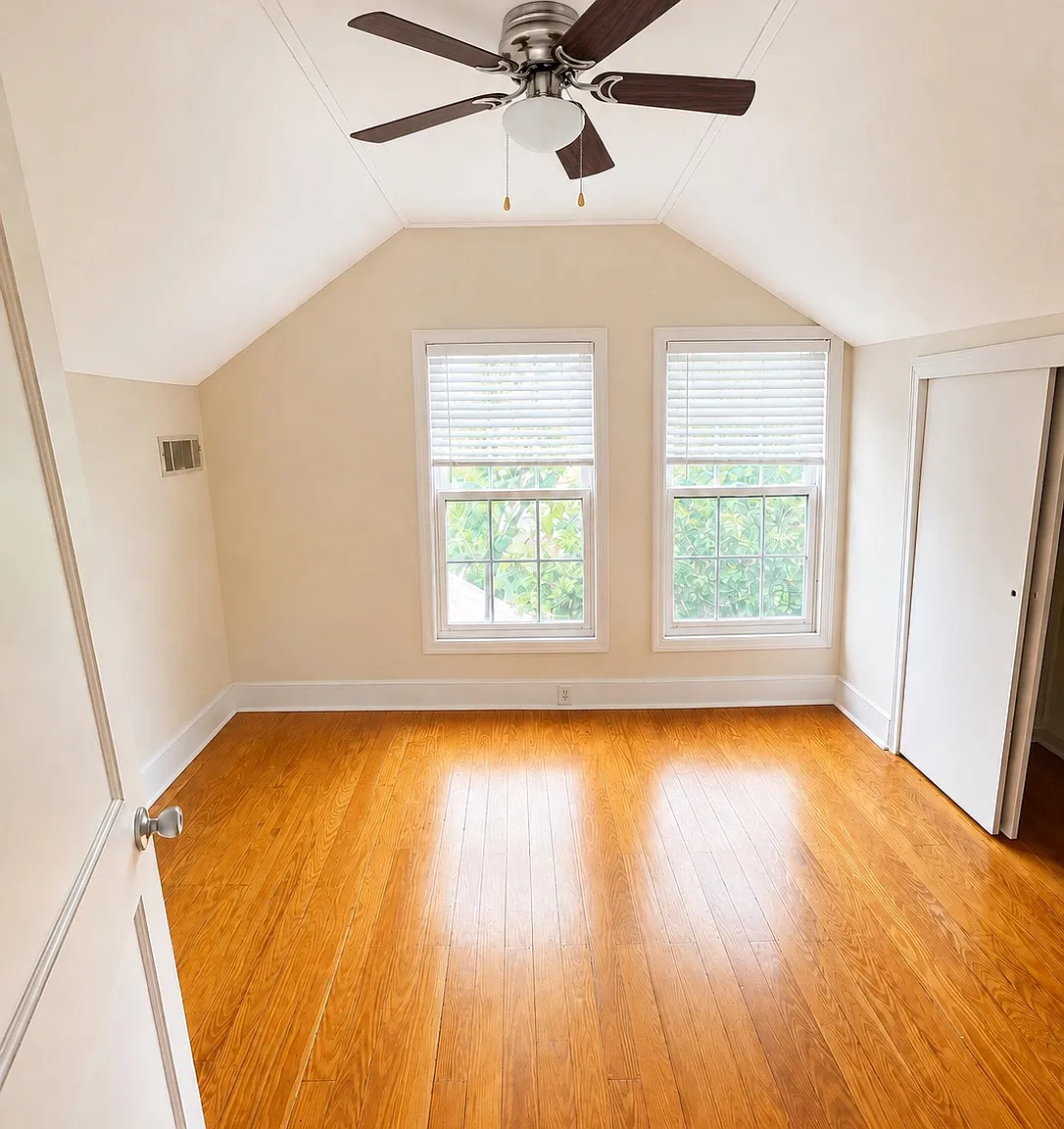 3 bed, 2349 sqft, $1,650 — Photo 4