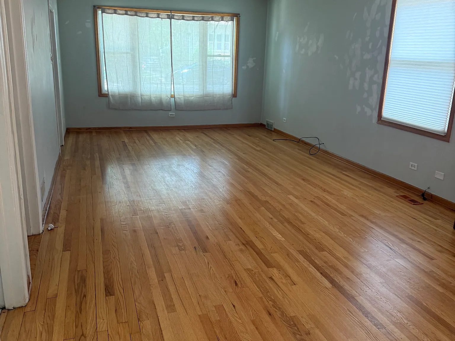 4 bed, 2319 sqft, $3,900 — Photo 2
