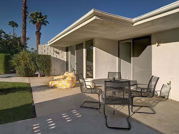 5th image of 2317 S Sierra Madre