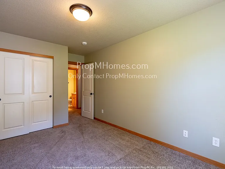 2611 SE 105th Ave — Photo 13