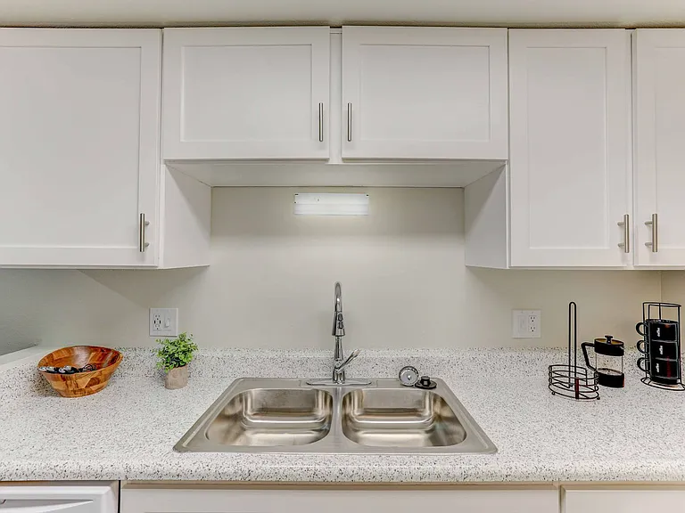 Summit View Village Apartments — Photo 28