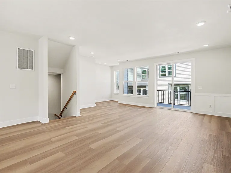 7920 Sansom Cir — Photo 11
