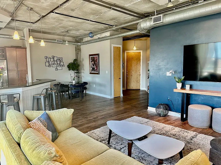 150 Bee St #602 — Photo 2