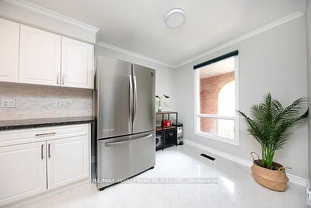 3 bed, $3,500 — Photo 3