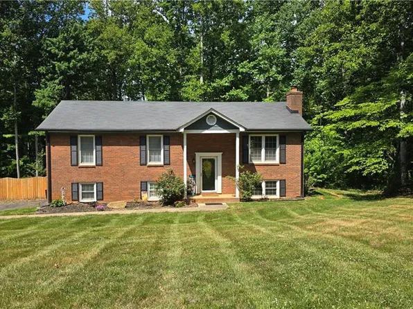 1578 Twin Oaks Dr, King, NC 27021