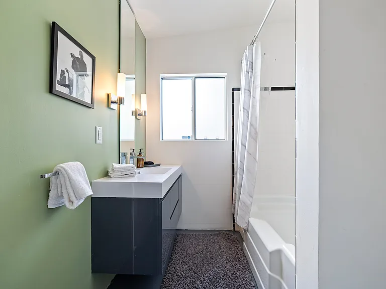 2197 E Belding Dr — Photo 29